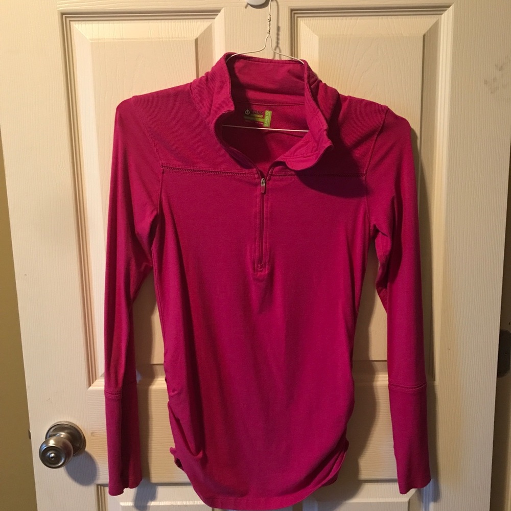 NWOT Tasc Performance Top Small